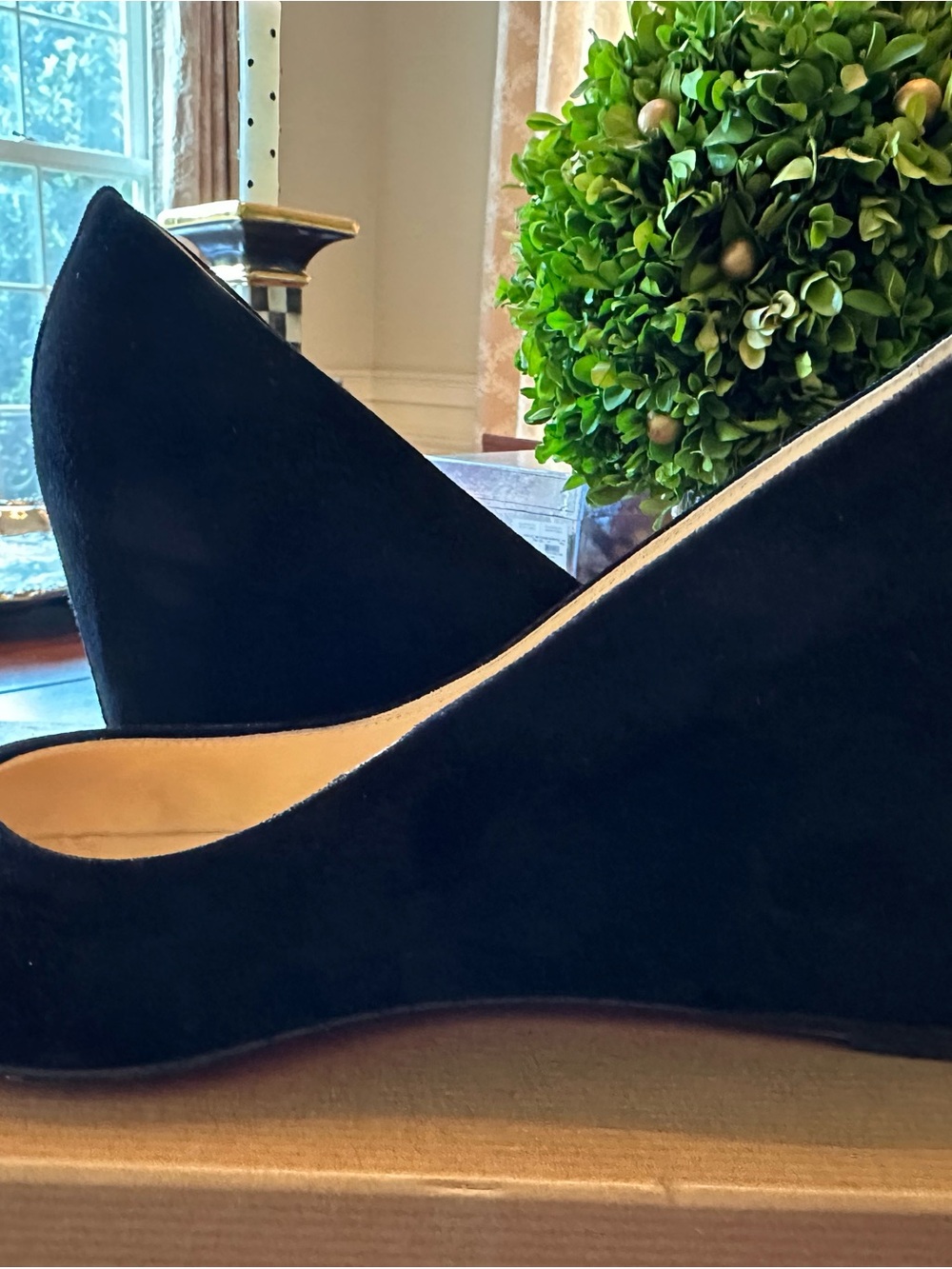 Christian Louboutin “Peanut 70 Veau Velours”Black Suede Rounded-Toe Pumps - Picture 5 of 8